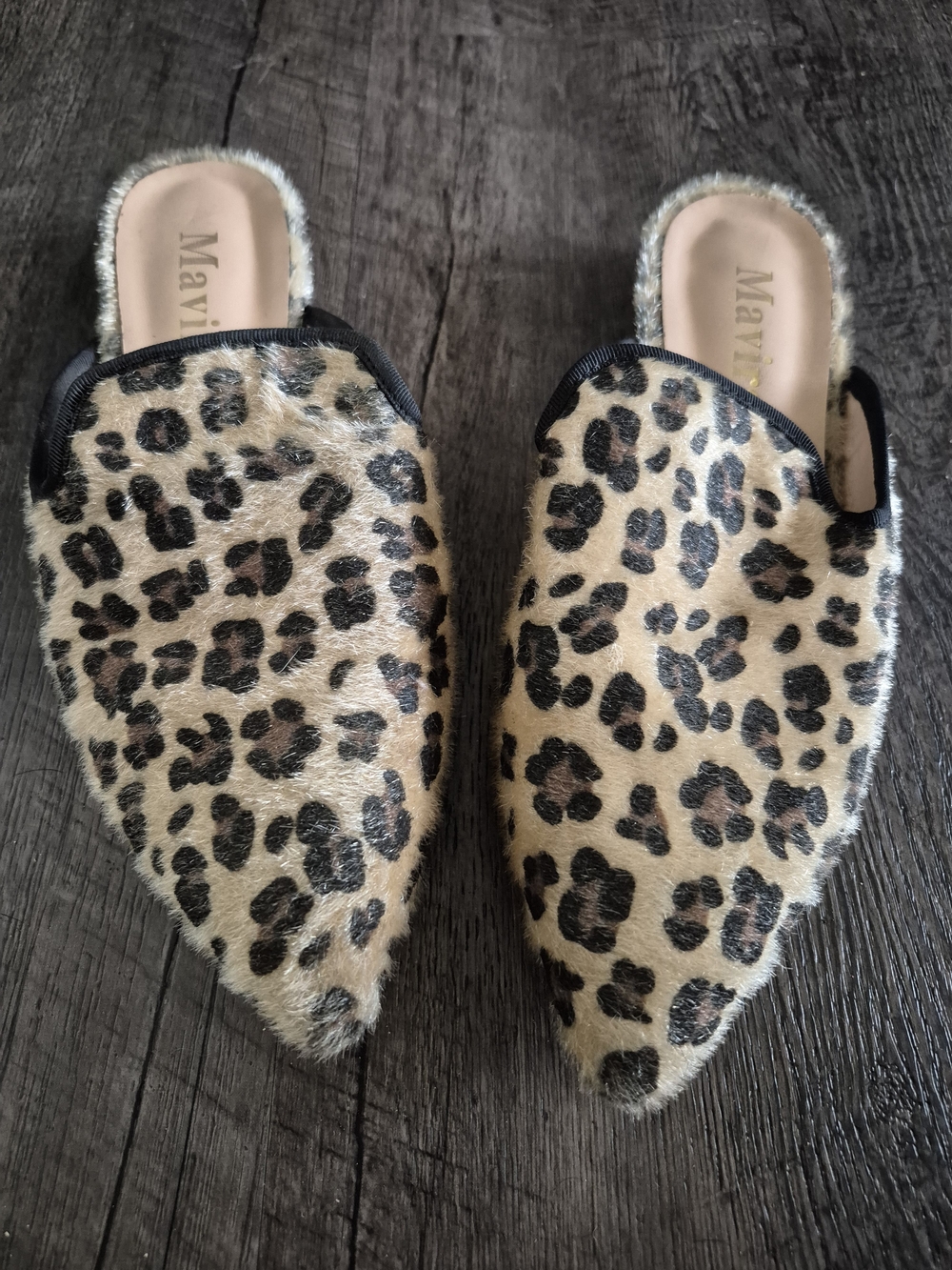 💕Mavirs Leopard-Print Faux Fur Pointed Mules - Size 9💕
